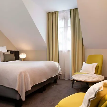 D Hotel